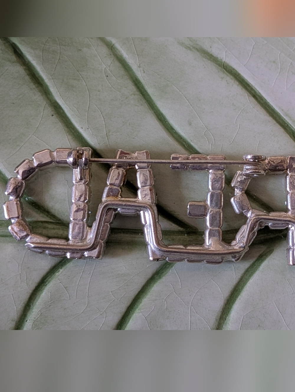 Vintage "READ" Rhinestone Pin - Picture 4 of 4